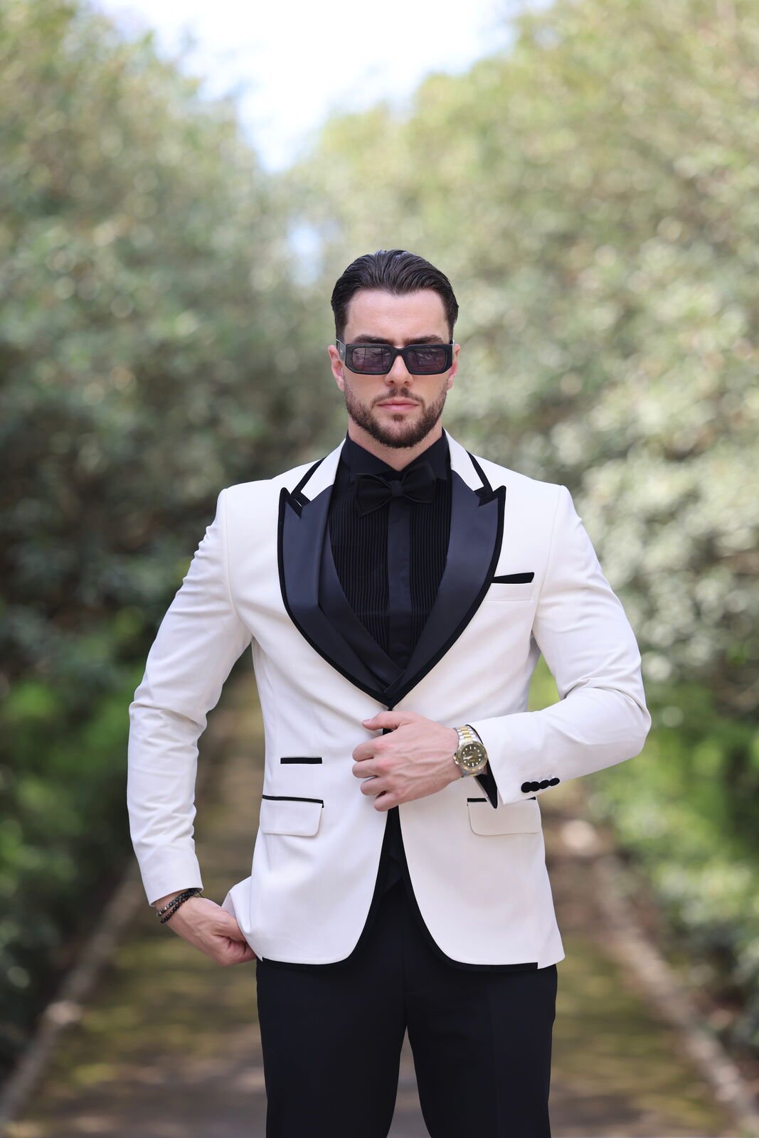 NOMME Refined Elegance - bespoke tailored suit with hand-stitched details