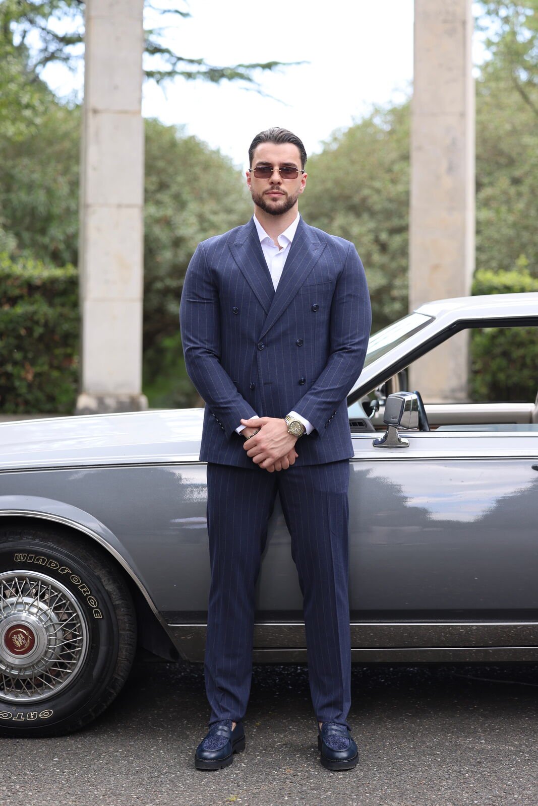 NOMME luxury craftmanship - hand-tailored garment fitting